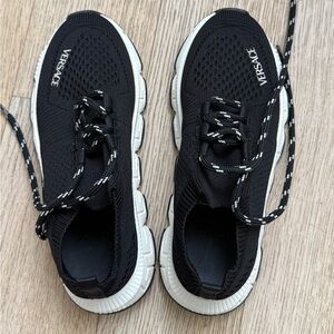 Versace brand new little kids low top sneakers in black white size 1
